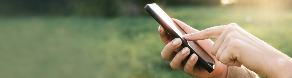 Das neue Smartphone lieber mit oder ohne Vertrag kaufen?